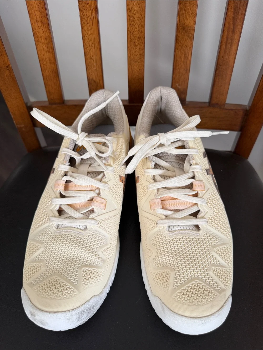 Like New!! ASICS Sneakers